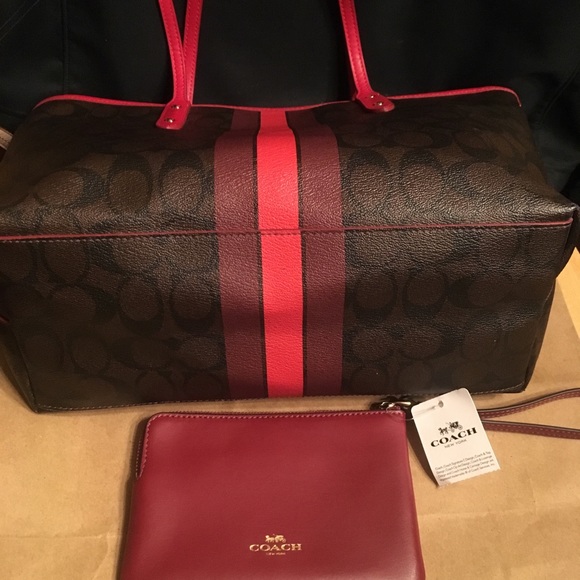 Coach Varsity Stripe Red signature + C Wallet SET - Picture 5 of 8